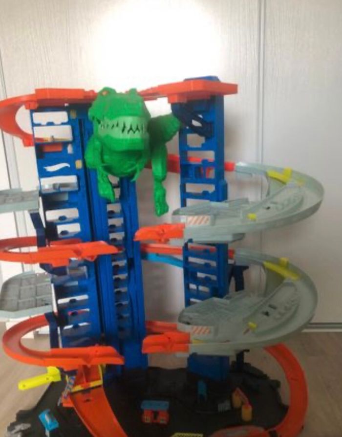 Ultimate gararage t-rex hot wheels