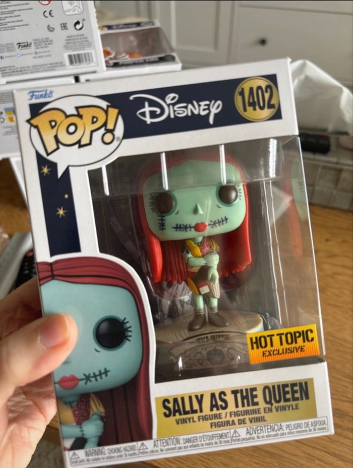 Funko pop Disney 1402 sally as the queen - photo numéro 1