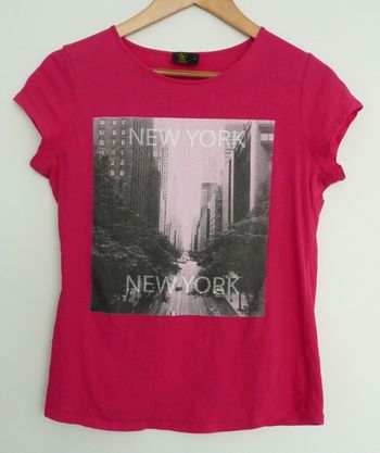 T shirt rose fuchsia. Photo de New York. Fashioin Express. Coton. Taille 38