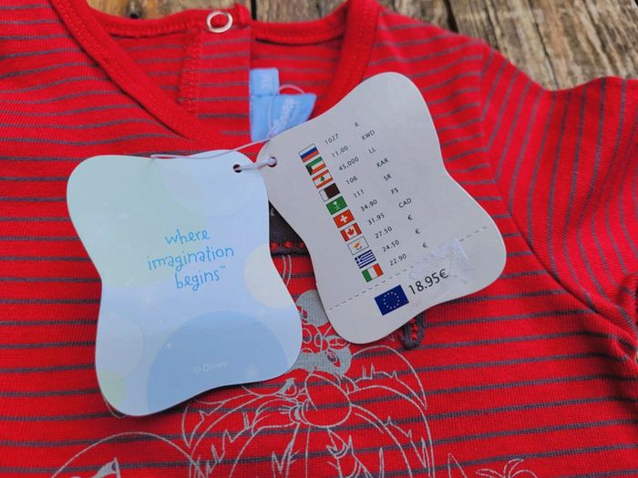 Superbe pyjama grenouillère Disney Mickey en pirate, rouge et grise, 3 mois, neuf avec étiquette - photo numéro 4