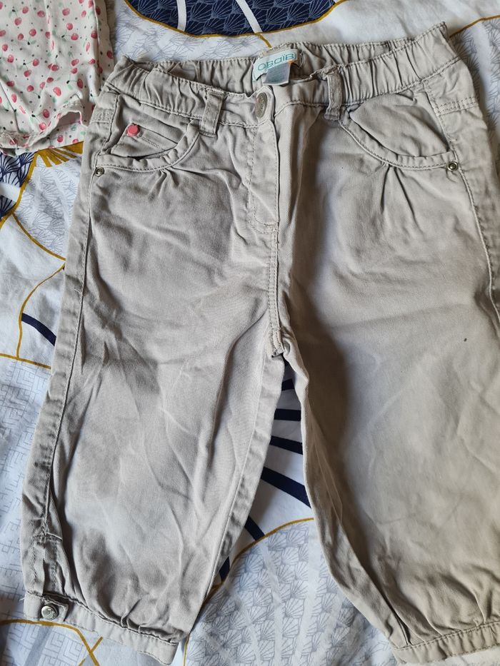 3 pantalons. 12 mois. Rose kitchoun. Gris obaîbi. Blanc cerise orchestra - photo numéro 3