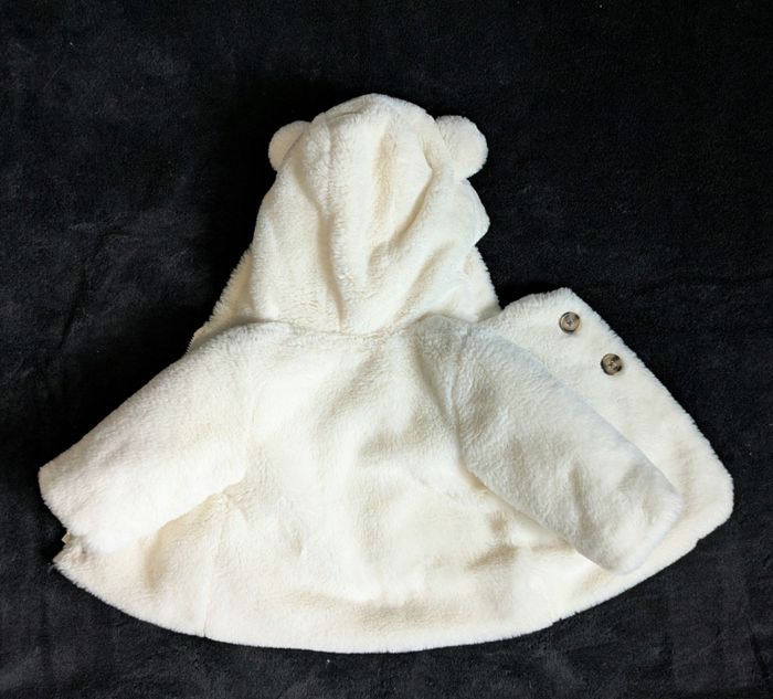 Manteau Blanc Tout doux TAO 3mois neuf - photo numéro 4