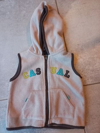 Pull polaire sans manches à capuche 12 mois