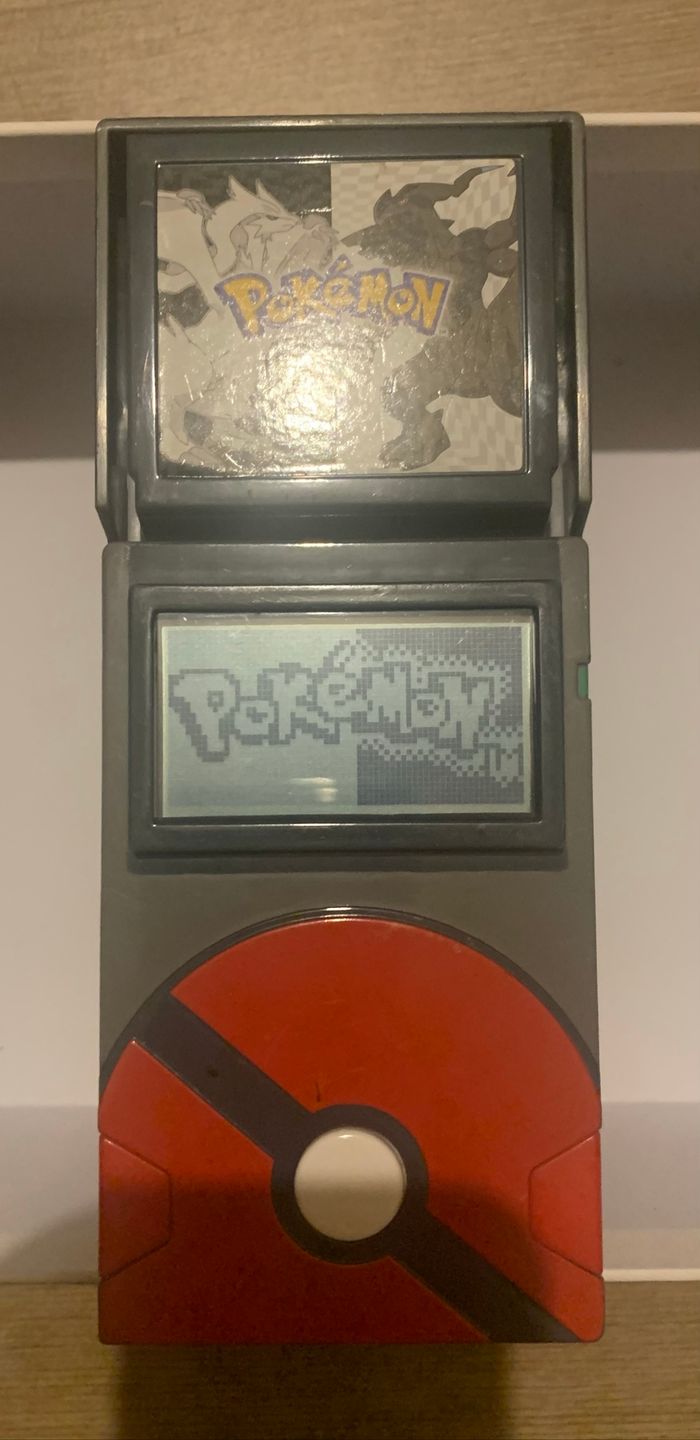 Pokedex pokemon collector année 2011 en parfaite état - photo numéro 2