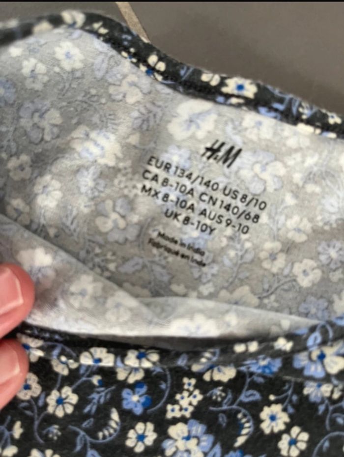T shirt manches longues h& m 8-10 ans porté une seule fois - photo numéro 2