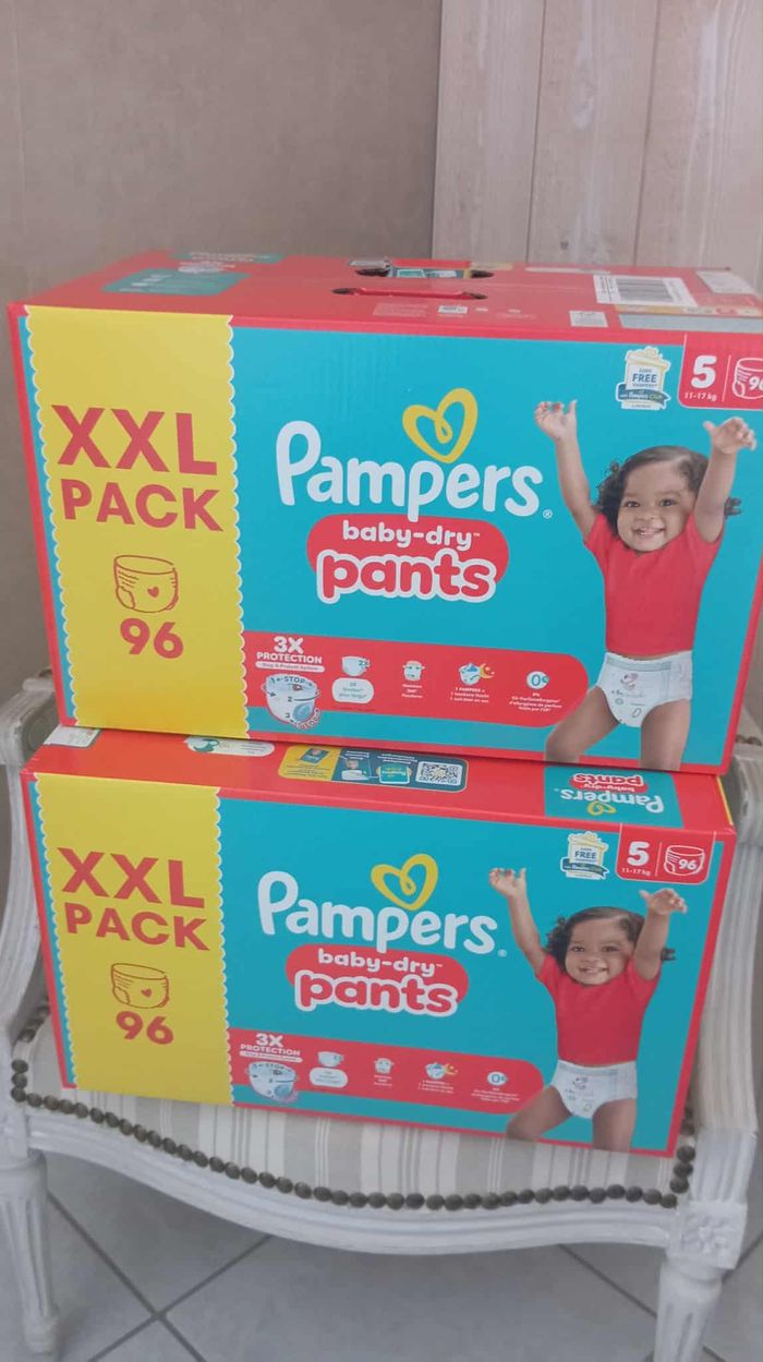 2 cartons XXL  packs ( 192 couches ) Pampers PANTS  taille 5 neuf jamais ouvert