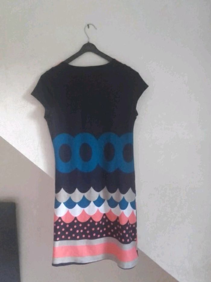 Robe manches courtes - photo numéro 2