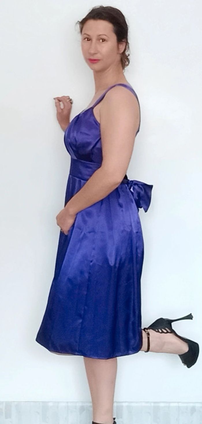 Superbe robe cocktail chic satinée - photo numéro 9