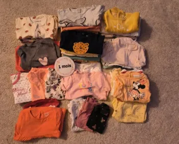 Lot bébé fille 1 mois 41 pièces