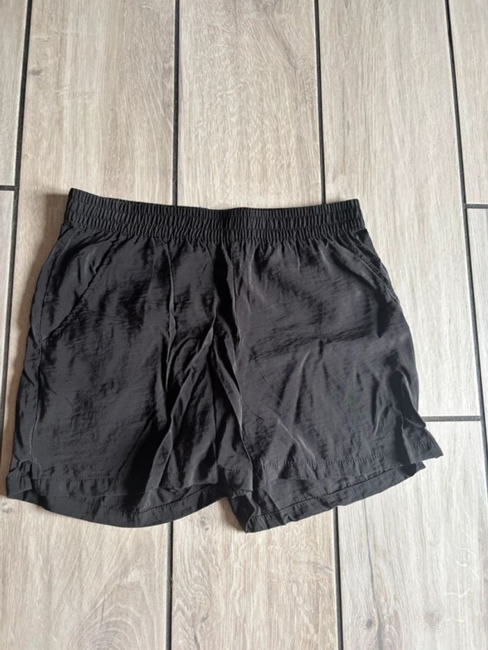 Short noir esmara taille 42