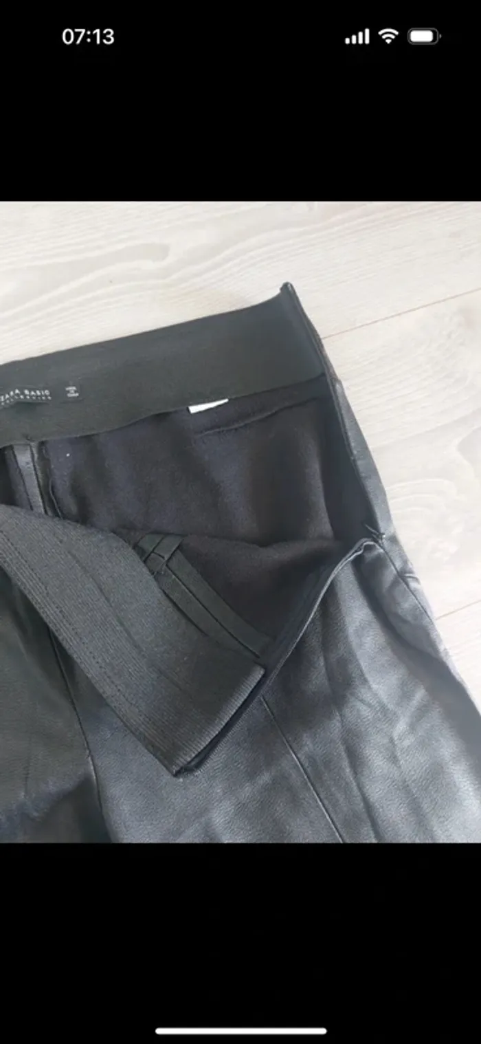 Pantalon effet cuir Zara taille S - photo numéro 4
