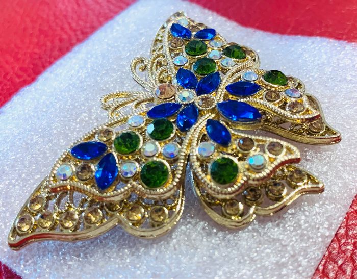 Broche papillon doré fantaisie avec strass - photo numéro 4
