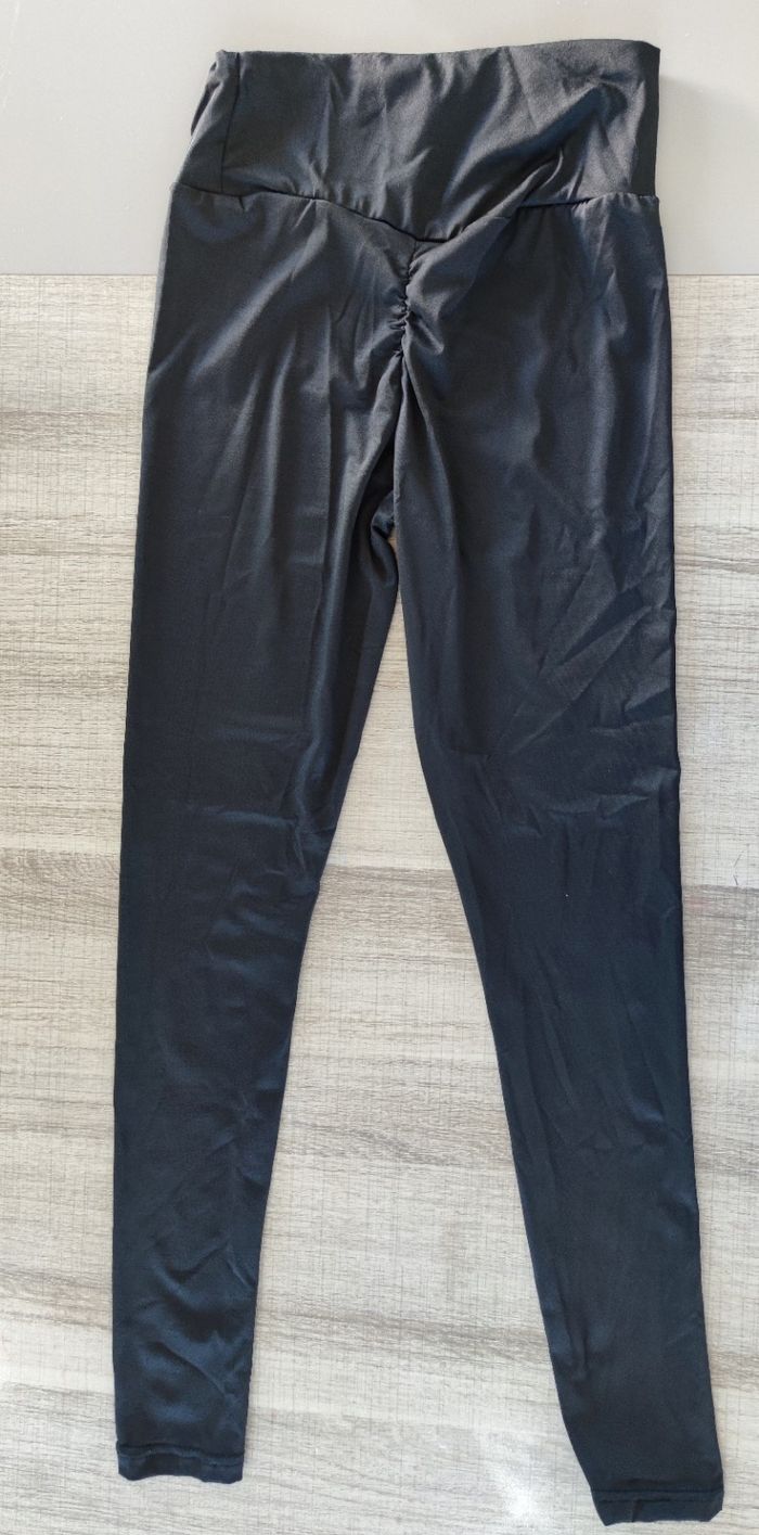 Legging pour femmes taille M couleur noir pantalon slim taille haute