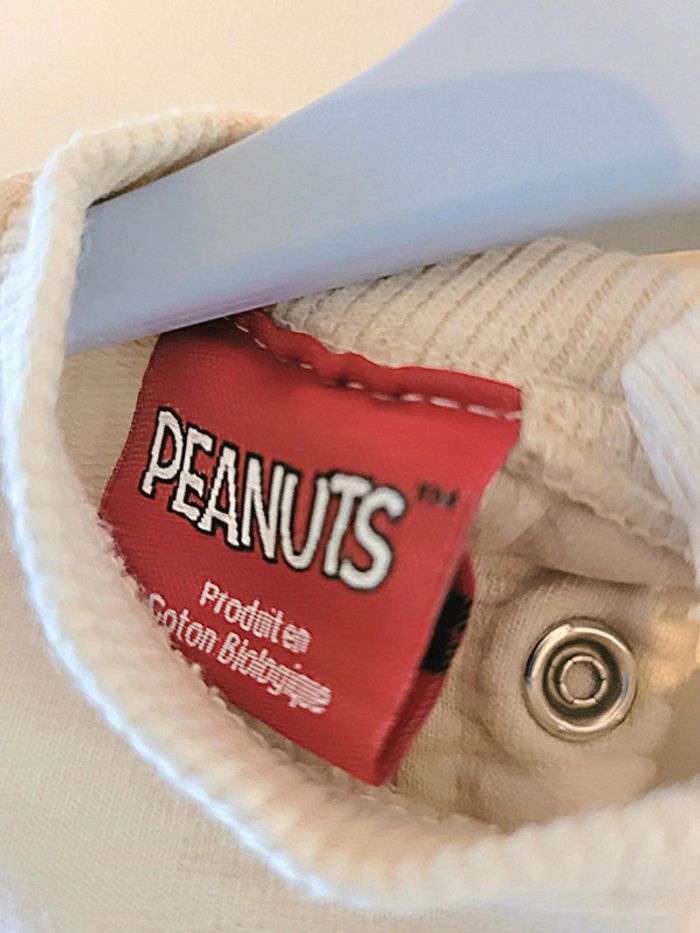 Pull beige snoopy taille 9 mois - photo numéro 3