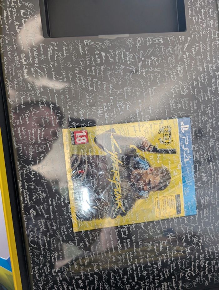 Coffret collector Cyberpunk 2077 PS4/Ps5 Neuf - photo numéro 7