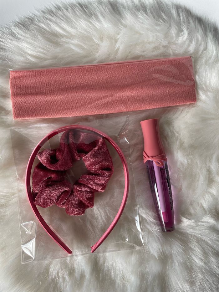 Lot accessoires pour cheveux + gloss