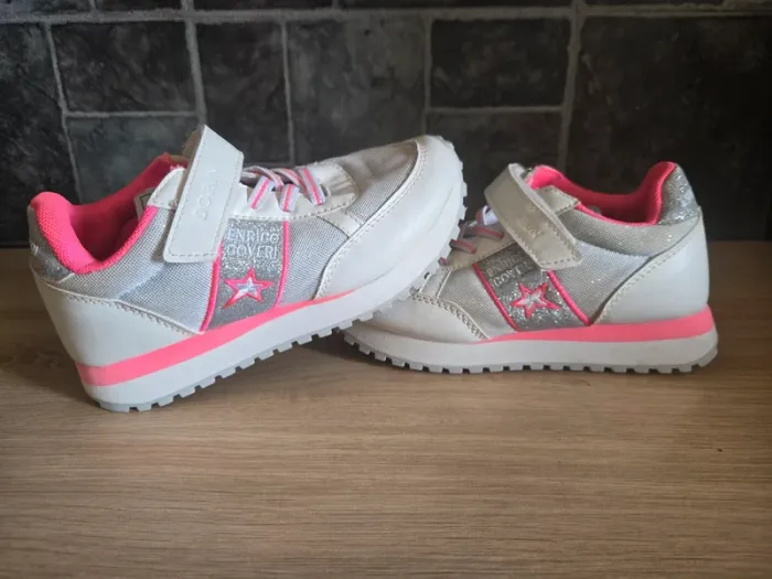 Paire de basket fille neuve pointure 31 Enrico Coveri