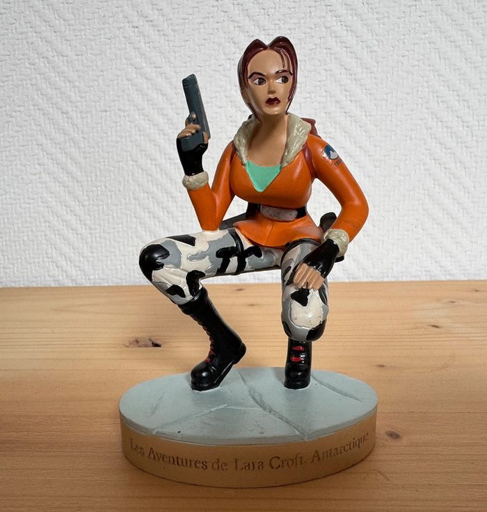 Lot de 8 figurines Tomb Raider - photo numéro 7