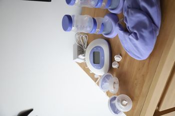 Tire lait Lansinoh + accessoires