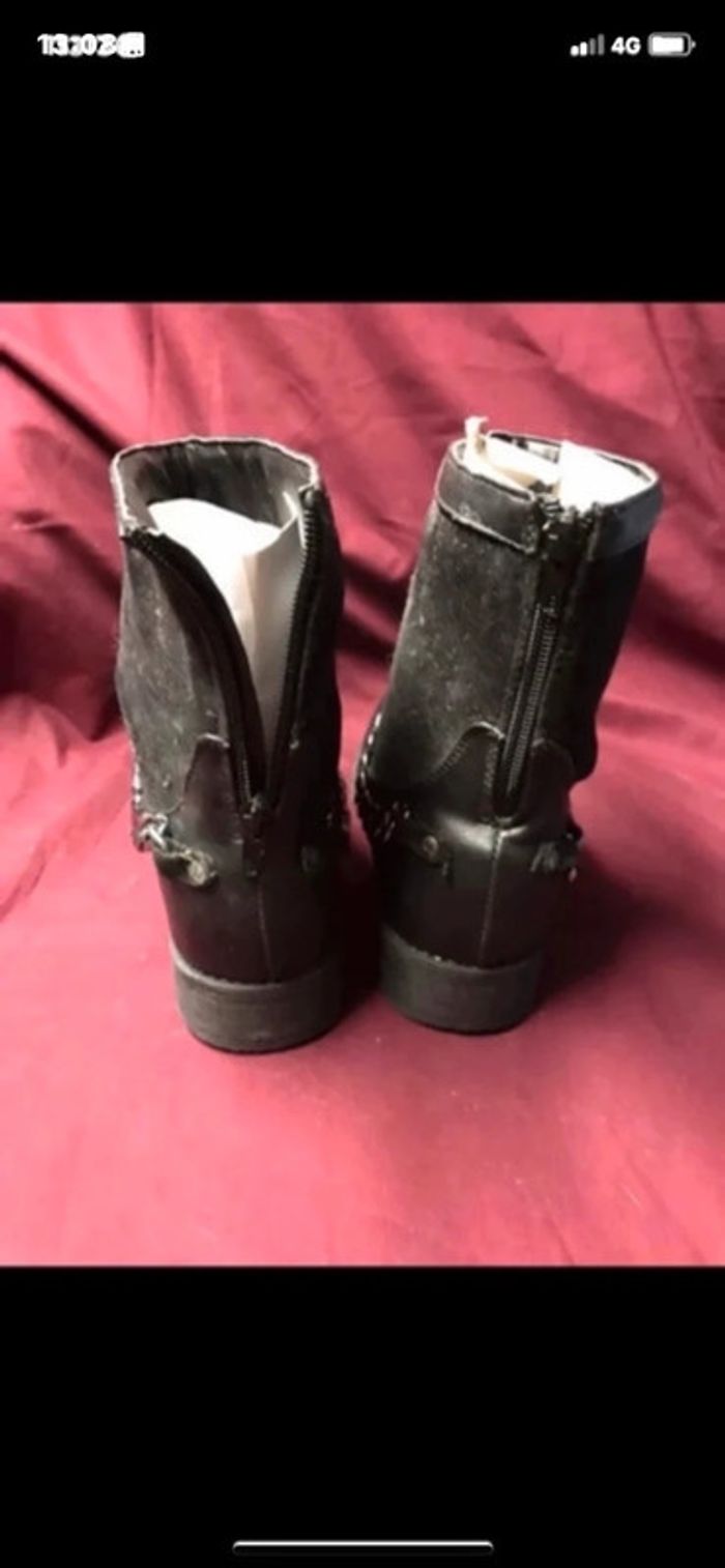 Bottine noire avec chaînette - photo numéro 3