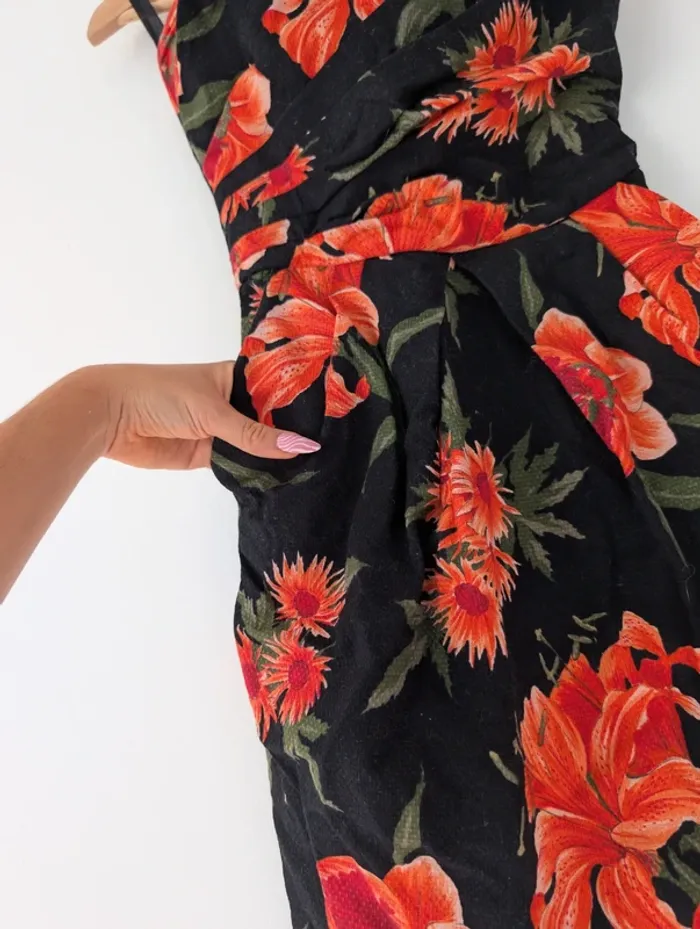 Superbe robe bustier classe chic élégant noir fleur rouge coton made in France taille 34 - photo numéro 3