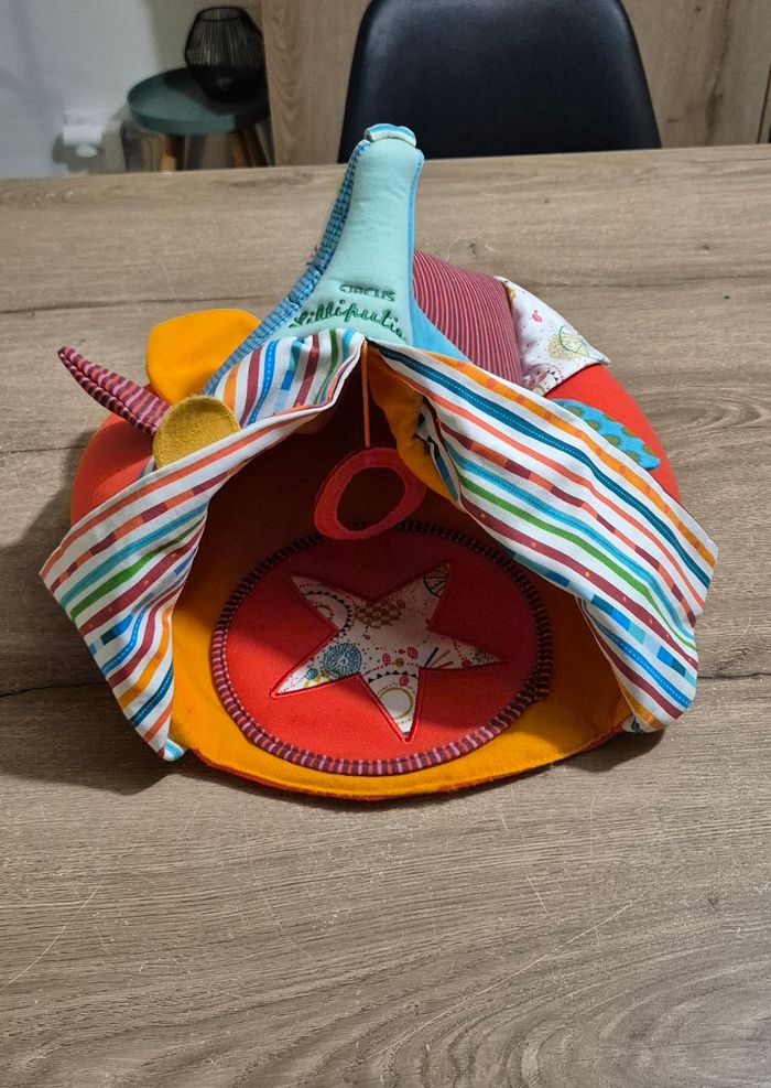 Le cirque et ses acrobates Lilliputiens - photo numéro 2