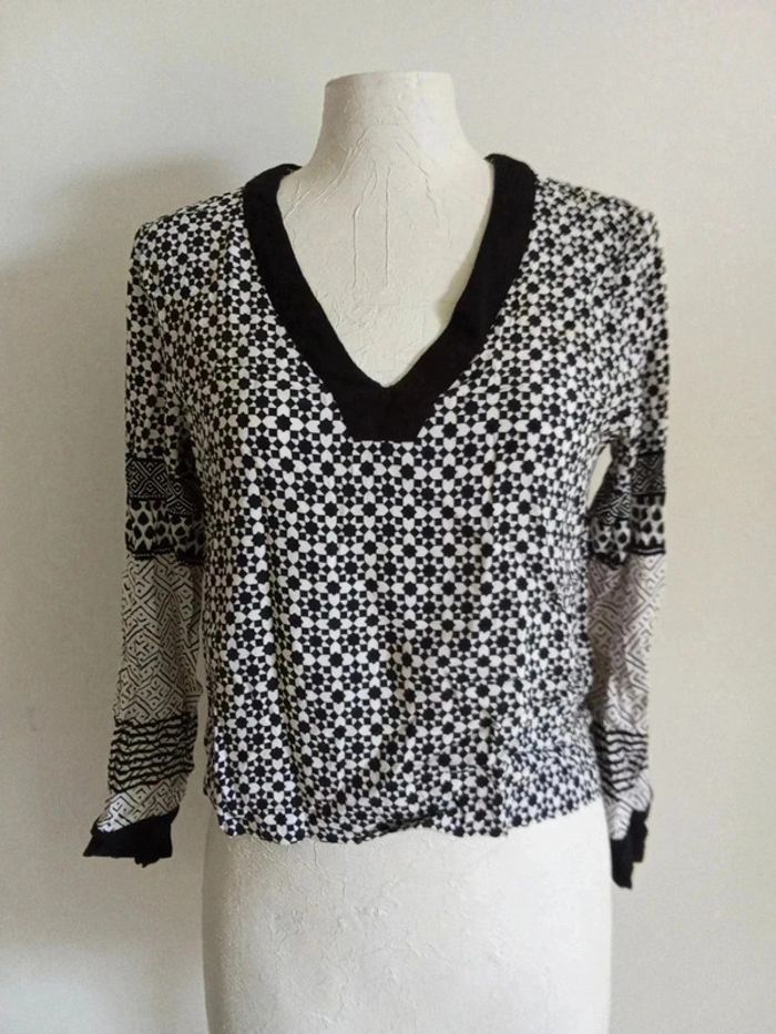 Blouse graphique à manches longues