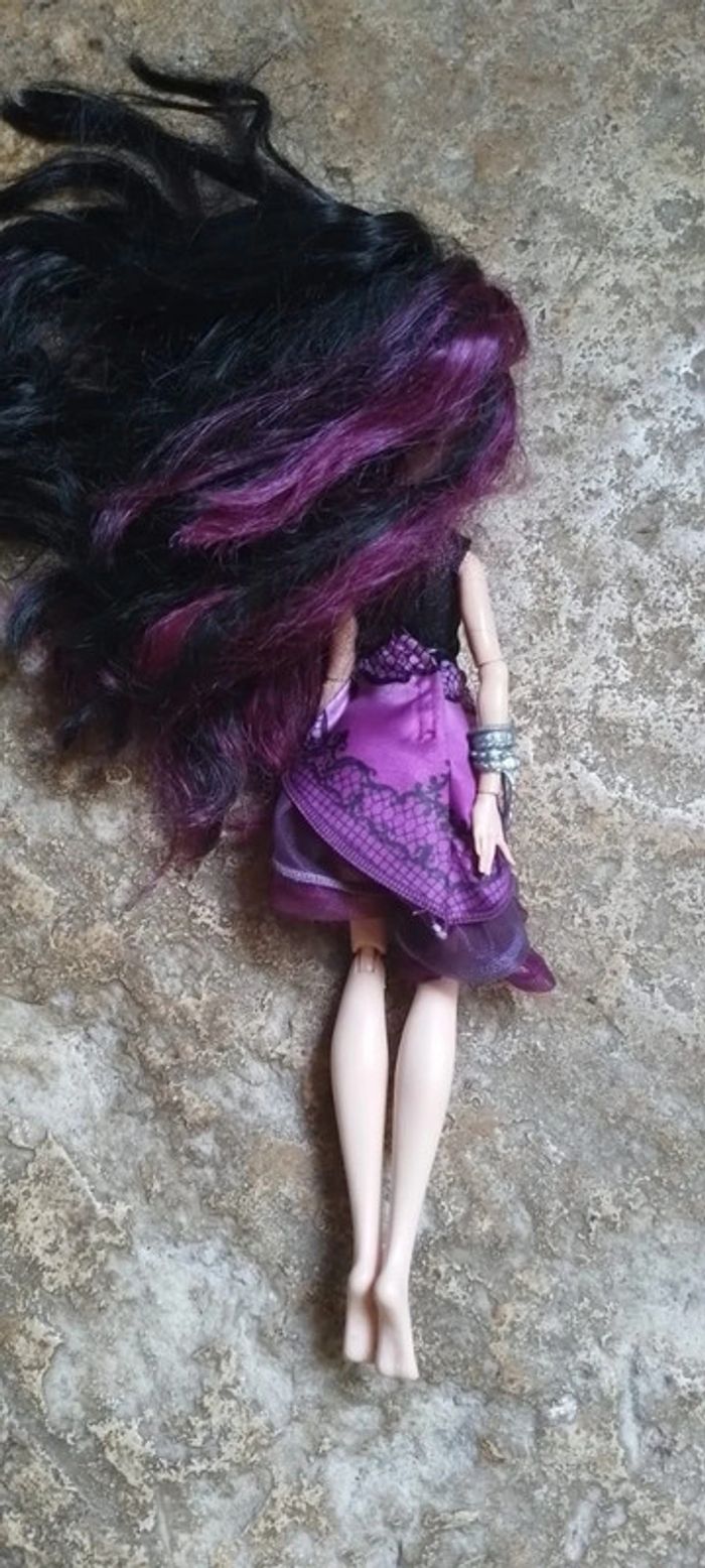 Poupée Ever After High Raven Queen - photo numéro 2