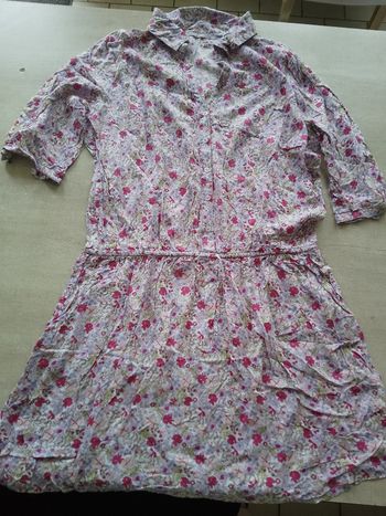 Robe fleurie très jolie, légère .