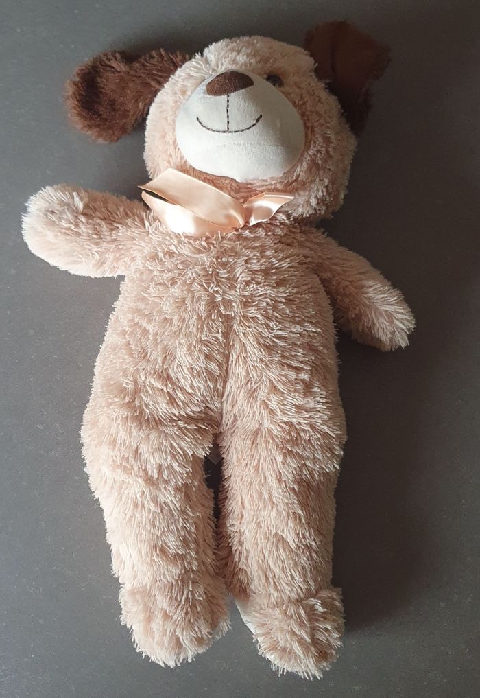 Chien en peluche