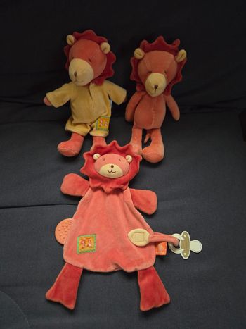 Doudou et peluches Lion Les Loustics - Attache tétine- Dentition- Moulin Roty