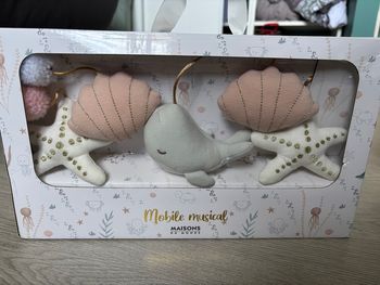 Mobile musical fille 
