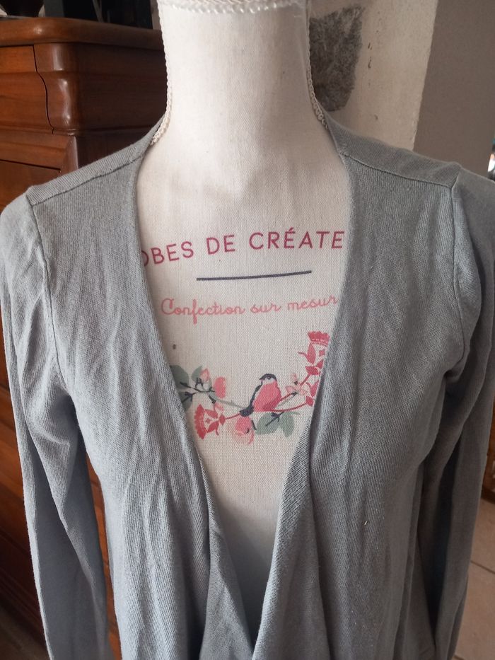 Gilet taille 2 - photo numéro 2