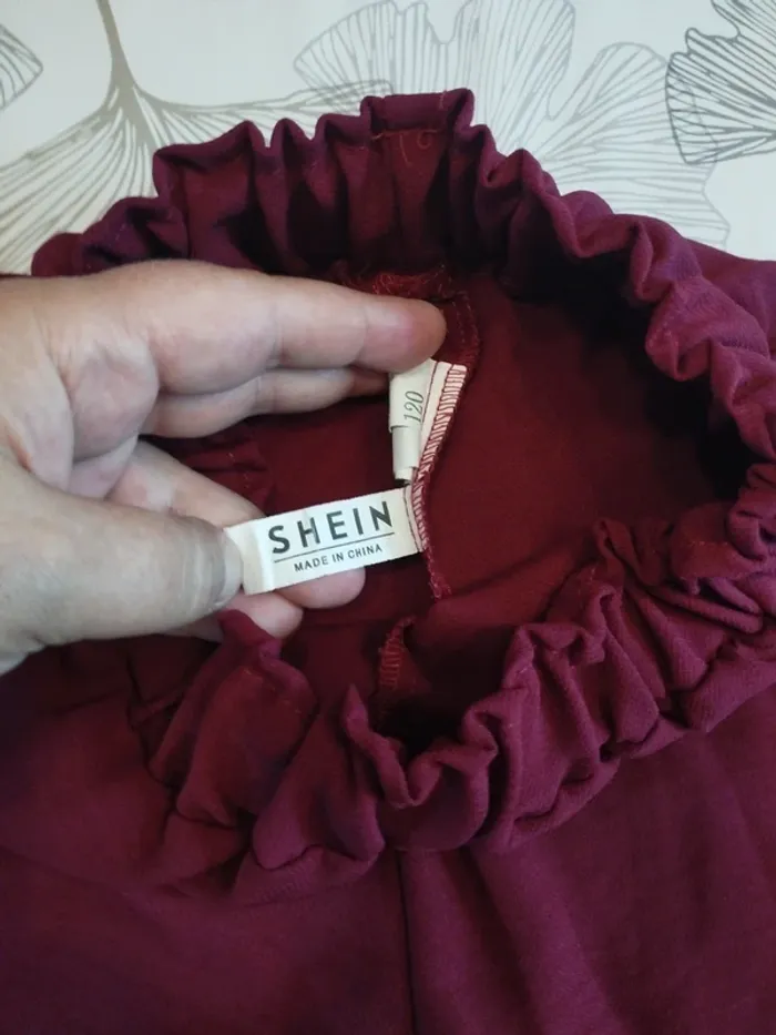Short bordeaux Shein 6 ans - photo numéro 2