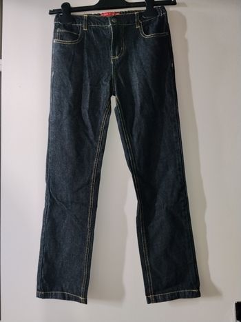 Jean tissaia taille 9 ans