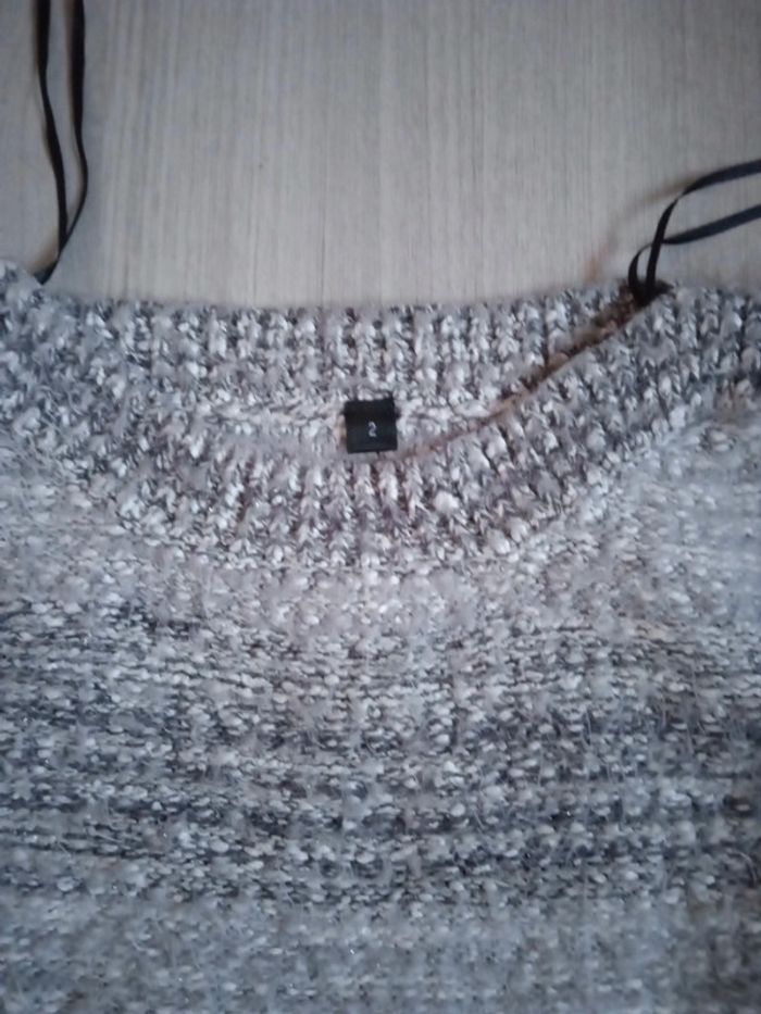 Pull taille 2 - photo numéro 2