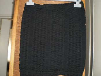 jupe élastique noir ATMOSPHERE gaufrée t 36 ou t 38