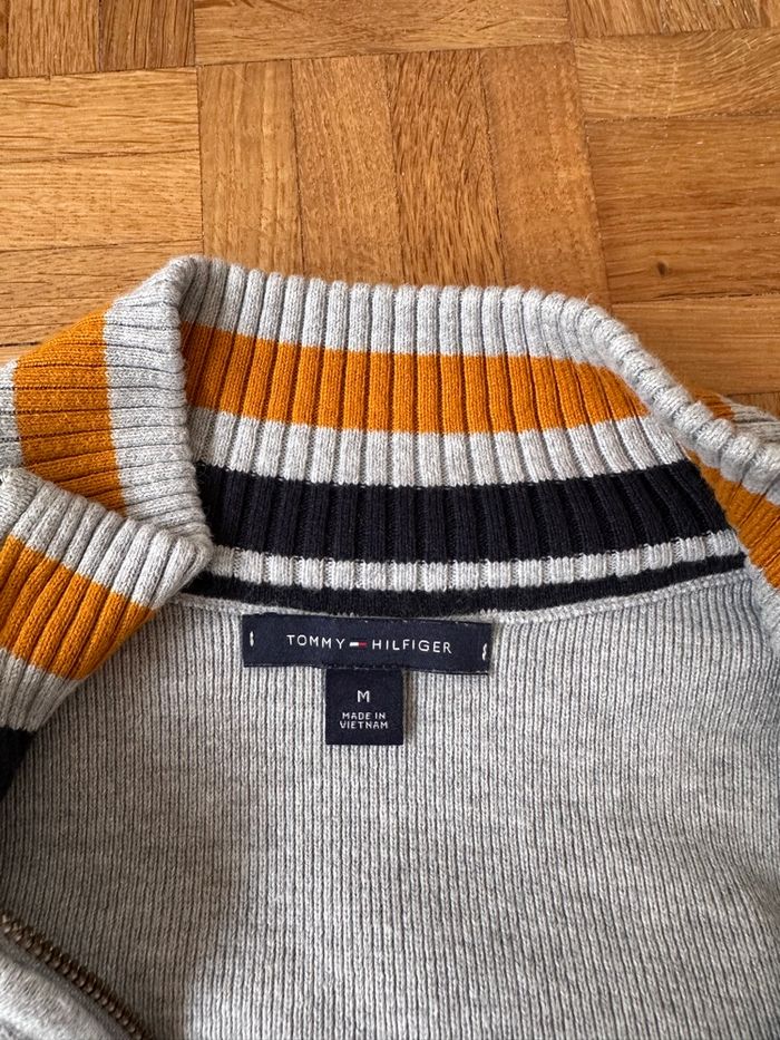 Pull Tommy Hilfiger gris taille 38 - photo numéro 4