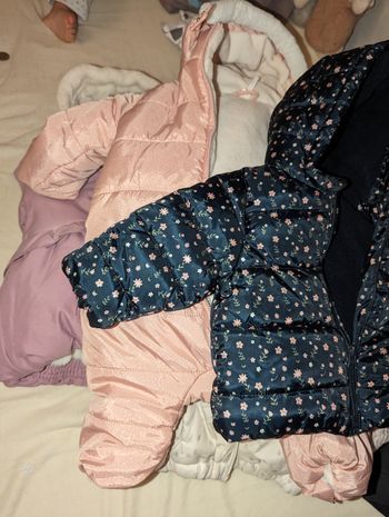 6Lot de 6 vestes chaudes et combinaisons petite fille de 6 à 18 mois