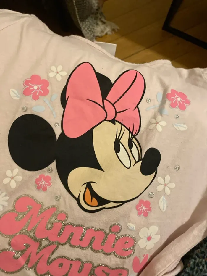 TEE shirt rose Disney 8 ans - photo numéro 5