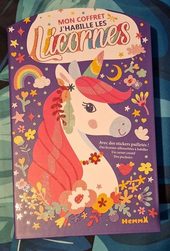 Mon coffret J'habille les licornes Hemma