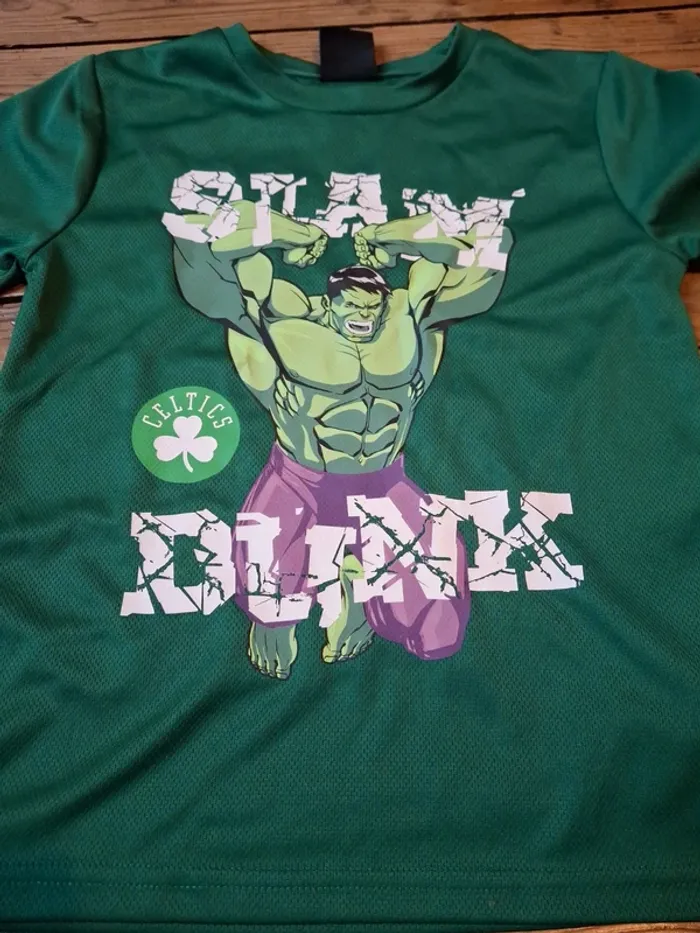 Tshirt hulk taille 7/8 ans - photo numéro 2