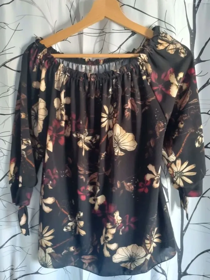 Jolie blouse grandes fleurs femme manches 3/4 nouées