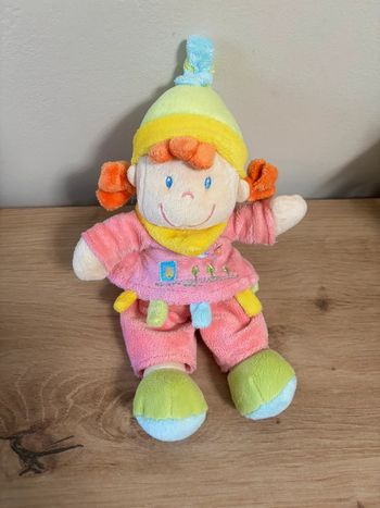 Doudou lutin poupée rose jaune vert nicotoy