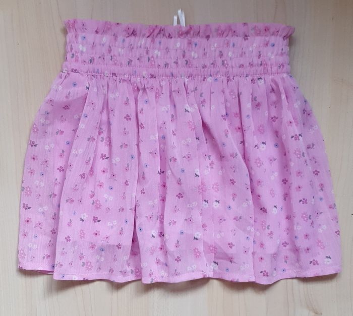 Jupe rose à volants, motifs petites fleurs (3 ans-98Cm) / C&A