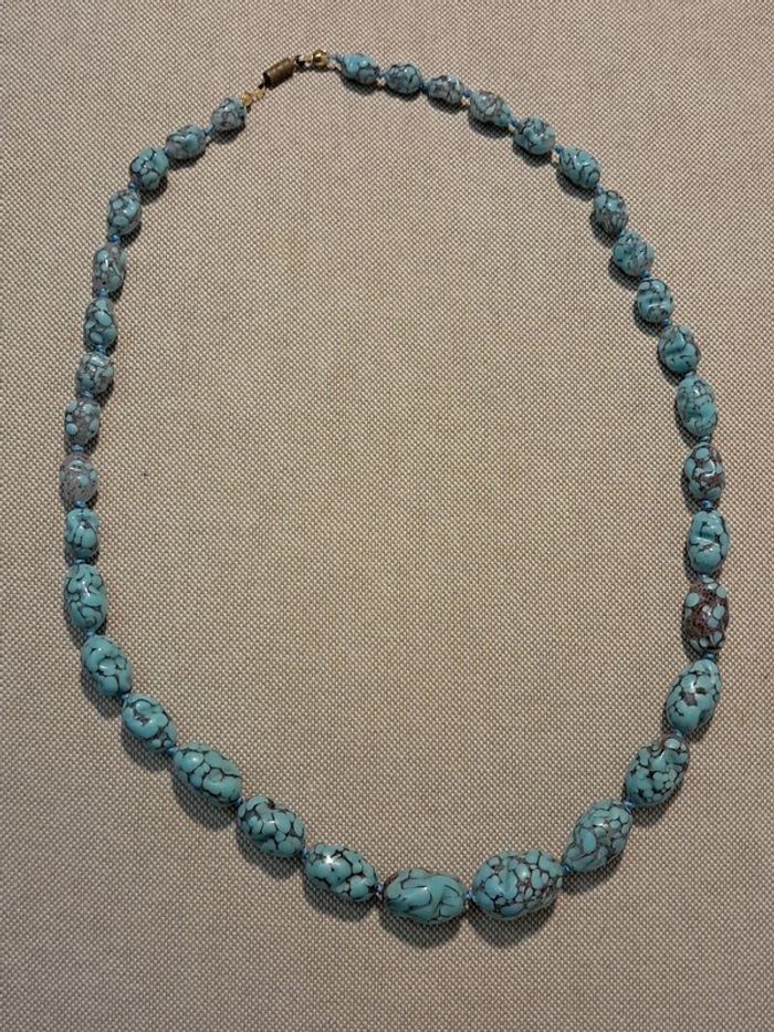 Splendide collier de perles turquoises