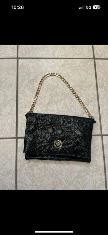Pochette en cuir brillant