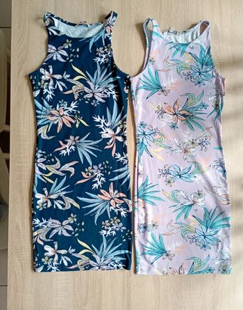 2 robes moulantes fleuries 