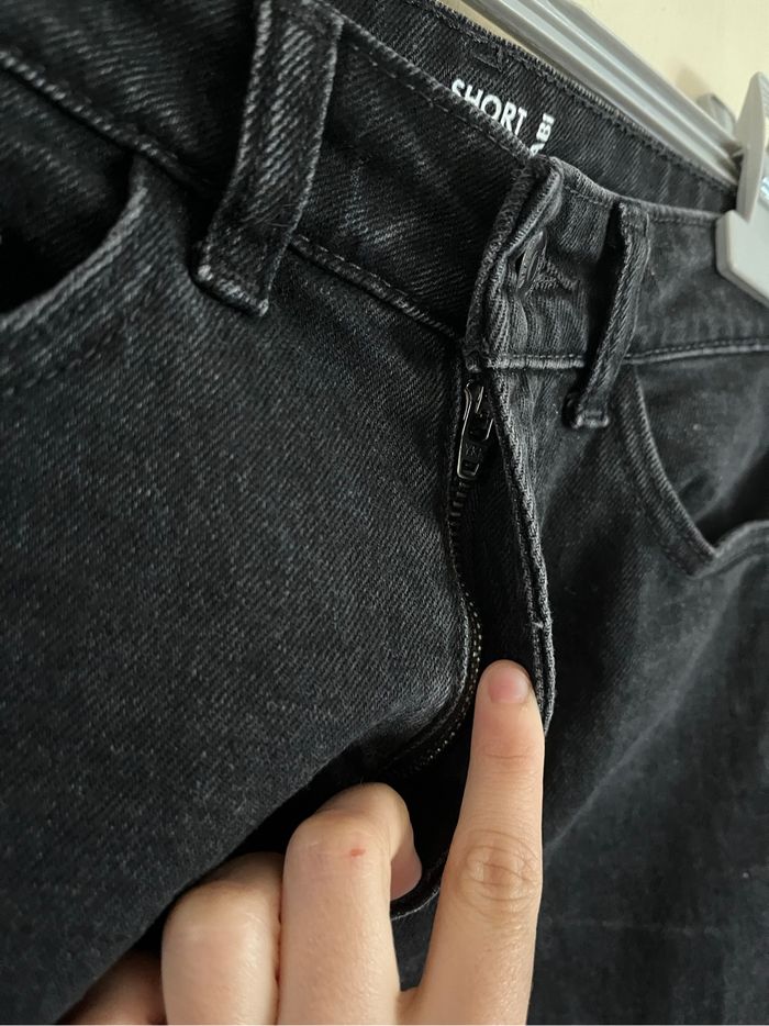 Short en jean noir - photo numéro 3
