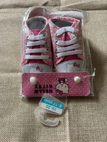 Chaussures Hello Kitty 19/20 6-12 mois